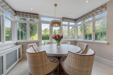 5 bedroom townhouse to rent, Orchard Lea, Winkfield