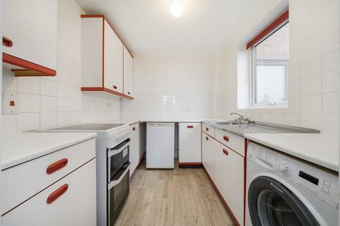 1 bedroom flat for sale, Caledonian Wharf, London E14
