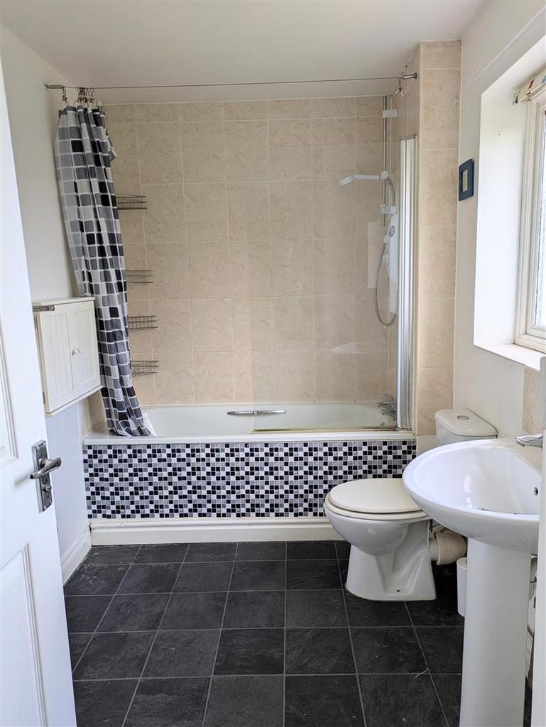Bathroom 1.jpg