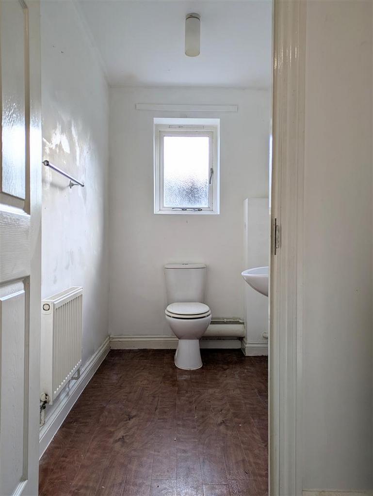 Downstairstoilet 1.jpg