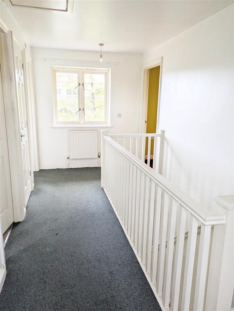 9.Upstairslanding 1.jpg