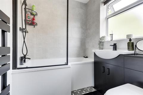undefined, Manly Close, Heron Ridge NG5