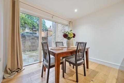 3 bedroom apartment for sale, Green Dale, London