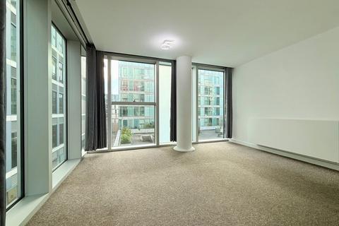 undefined, Staten House, The Hub