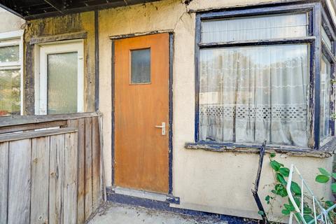 undefined, London E12