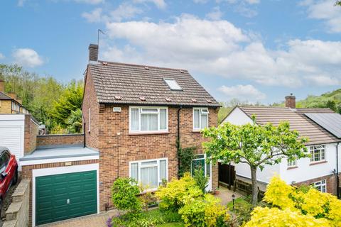 undefined, Benham Close, Coulsdon, CR5