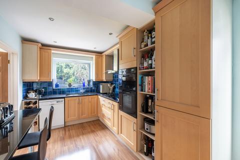 undefined, Benham Close, Coulsdon, CR5
