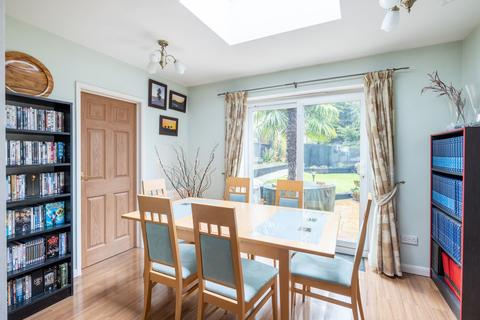undefined, Benham Close, Coulsdon, CR5