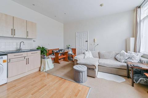 1 bedroom flat to rent, Tankerville Road, Streatham Common, London, SW16