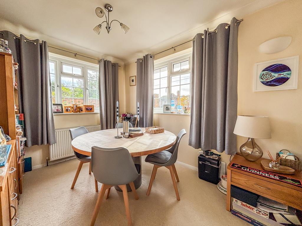 Sitting/dining room