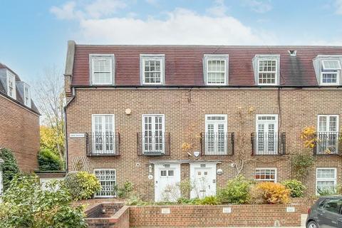 5 bedroom end of terrace house to rent, Marston Close, London