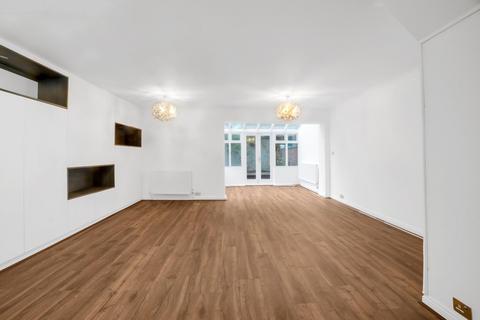 5 bedroom end of terrace house to rent, Marston Close, London
