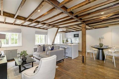 1 bedroom flat to rent, Soho Square, London W1D