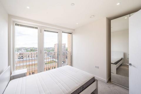 2 bedroom flat to rent, Moorhen Drive, Hendon, London, NW9