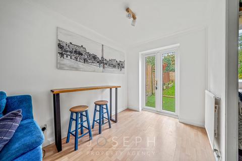 2 bedroom house to rent, Lupin Road, Ipswich, IP2
