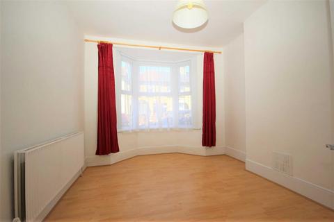 2 bedroom flat to rent, Clarendon Road, Walthamstow, E17