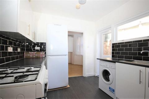 2 bedroom flat to rent, Clarendon Road, Walthamstow, E17
