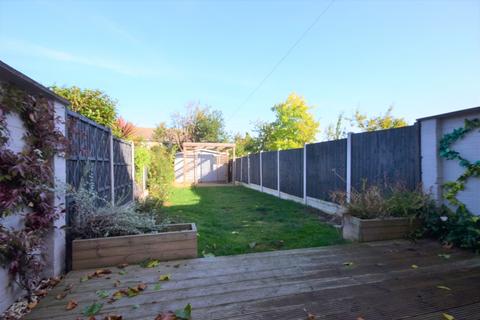 3 bedroom terraced house to rent, Long Riding, Basildon, SS14