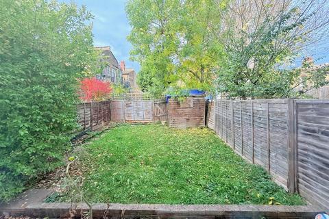 3 bedroom terraced house to rent, Witham Road, London SE20