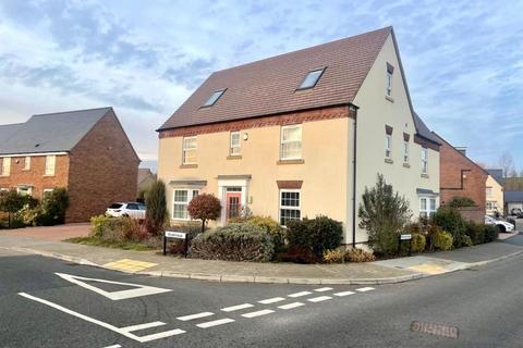 5 bedroom detached house to rent, Illustrious, Brooklands