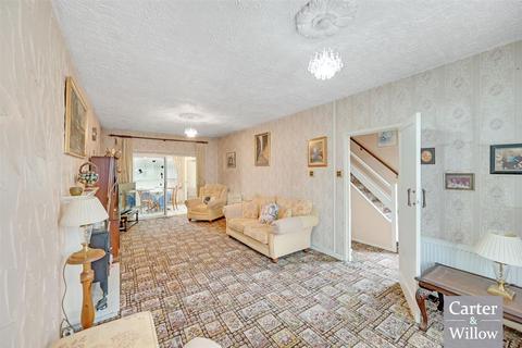 3 bedroom end of terrace house for sale, Winding Way, Dagenham, Essex