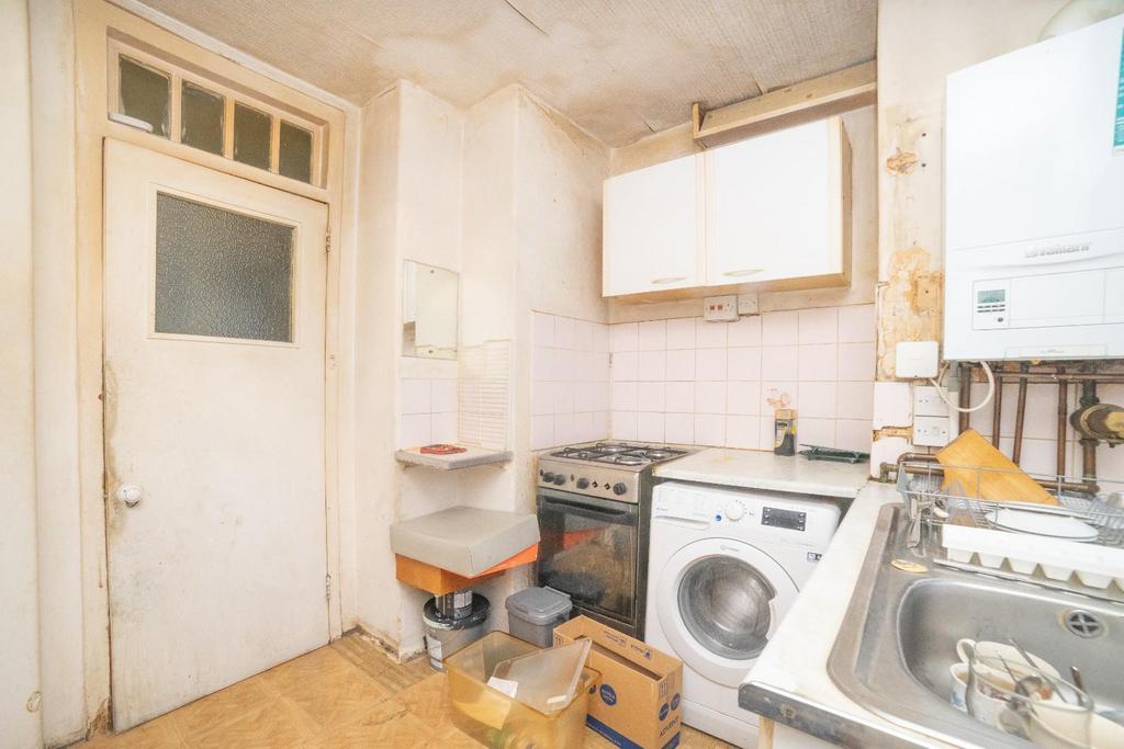 Kitchen Reverse