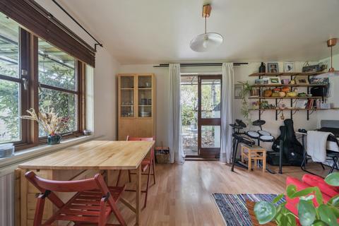 1 bedroom apartment for sale, Holley Road, London
