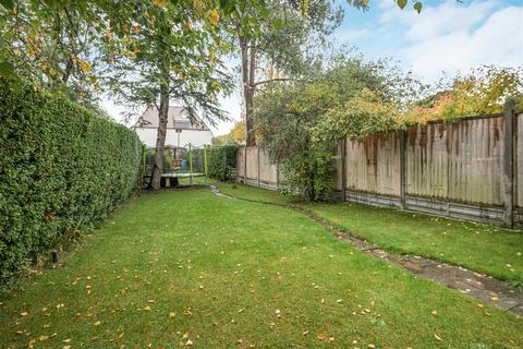 undefined, Woodend, Sutton