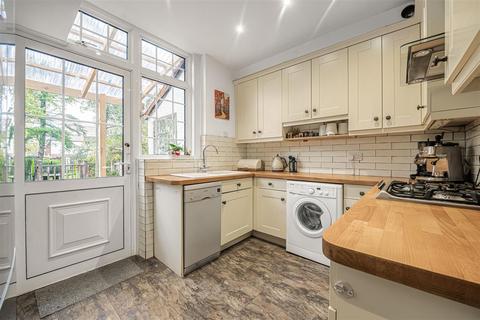 undefined, Woodend, Sutton