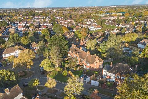 20 Woodend, Sutton, SM1 3LJ