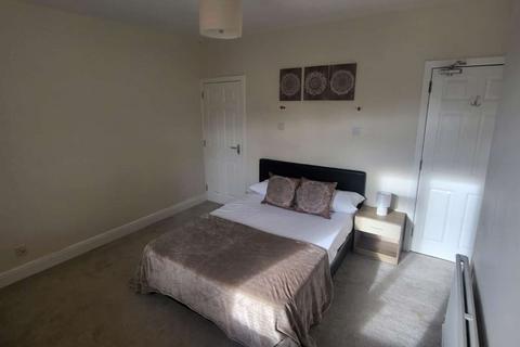 4 bedroom house of multiple occupation to rent, Carlton Street, Halifax HX1