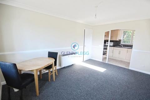 1 bedroom flat to rent, Littlebrook Avenue, Slough.