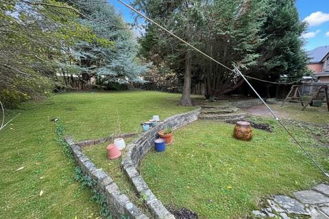 3 bedroom detached house for sale, Old Bedford Road, Luton, Bedfordshire, LU2 7BS