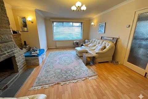 3 bedroom detached house for sale, Old Bedford Road, Luton, Bedfordshire, LU2 7BS