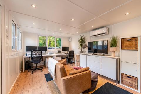 4 bedroom semi-detached house for sale, Spring Cross, New Ash Green