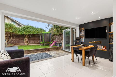 2 bedroom semi-detached house for sale, Crossway, Newhall, Harlow