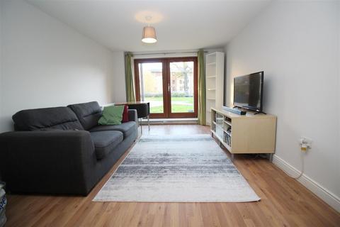 2 bedroom apartment to rent, Commonwealth Drive, Crawley, West Sussex. RH10 1AJ
