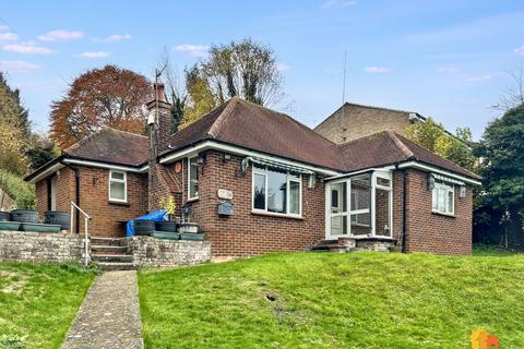 3 bedroom detached house for sale, Springfield Close, Chesham, HP5