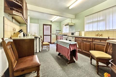 3 bedroom detached house for sale, Springfield Close, Chesham, HP5