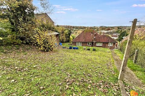 3 bedroom detached house for sale, Springfield Close, Chesham, HP5
