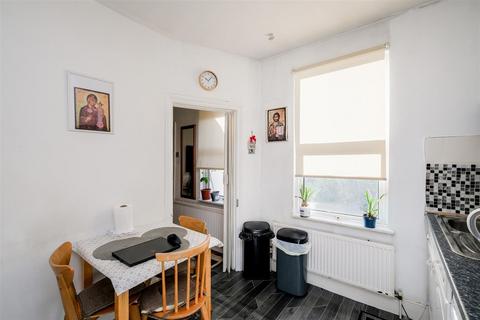 2 bedroom maisonette for sale, Camden Road, Walthamstow