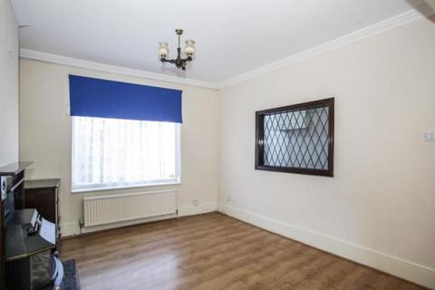 undefined, Kingston Road, Luton LU2