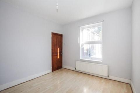 undefined, Kingston Road, Luton LU2