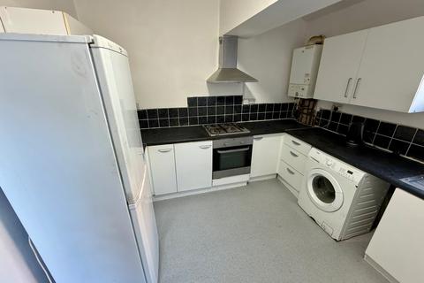 5 bedroom terraced house to rent, Wingrove Road, Newcastle upon Tyne