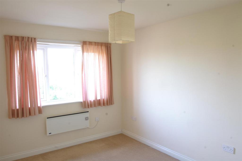 P1003 - 23 Knolls Court 003.jpg