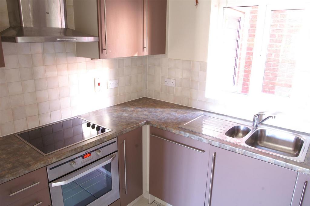 P1003 - 23 Knolls Court 010.jpg
