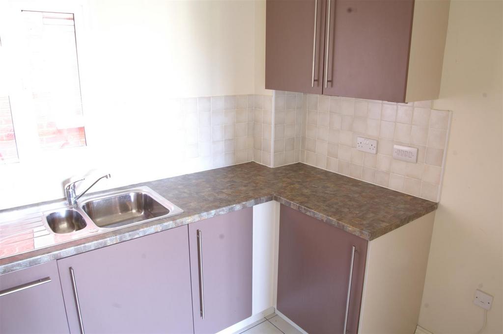 P1003 - 23 Knolls Court 012.jpg