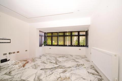 undefined, Banstead Road London CR8