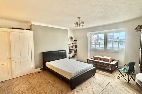 3 bedroom penthouse for sale, Clifton Crescent, Kent CT20