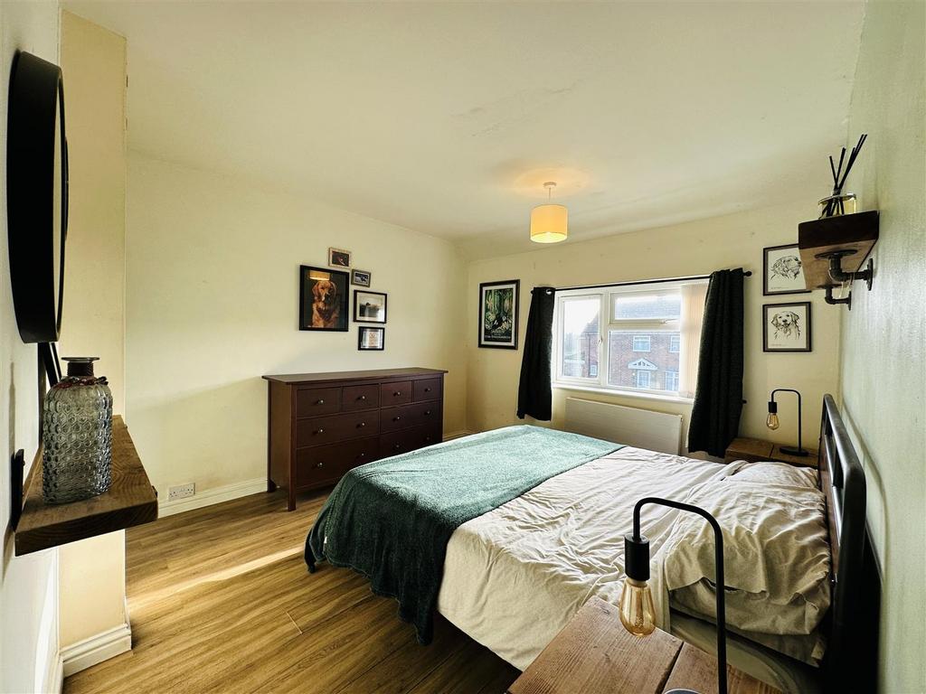 Bed 1.jpg